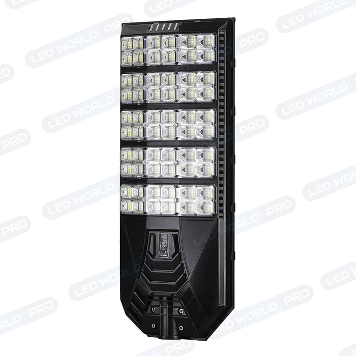 Lampadaire solaire extérieur de rue / parking - Série POWER ULTRA V2 CCT (Couleur Changeante en Température) - Rendu Lumineux 1000 Watts - 4200 Lumens - Angle 140*70° - IP66 - 77 x 34 x 6 cm - Télécommande - Détecteur de mouvement - Tube d’insertion 60 mm