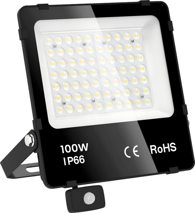 Projecteur LED filaire détecteur - Série PAD ULTRA PIR - 100 Watts - 15 000 Lumens - 150 Lumens/Watt - Angle 90° - IP66 - 28 x 29 x 6 cm - Structure en ALUMINIUM - Transformateur SOSEN - 4000k - Garantie 5 ans