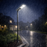 Lampe de rue solaire - Série VIBRATION - 2310 Lumens - 200 Watts - Structure Aluminium + ABS - Dimensions 820 x 255 mm - Panneau solaire 28W MONOCRISTALLIN - Autonomie 12 heures