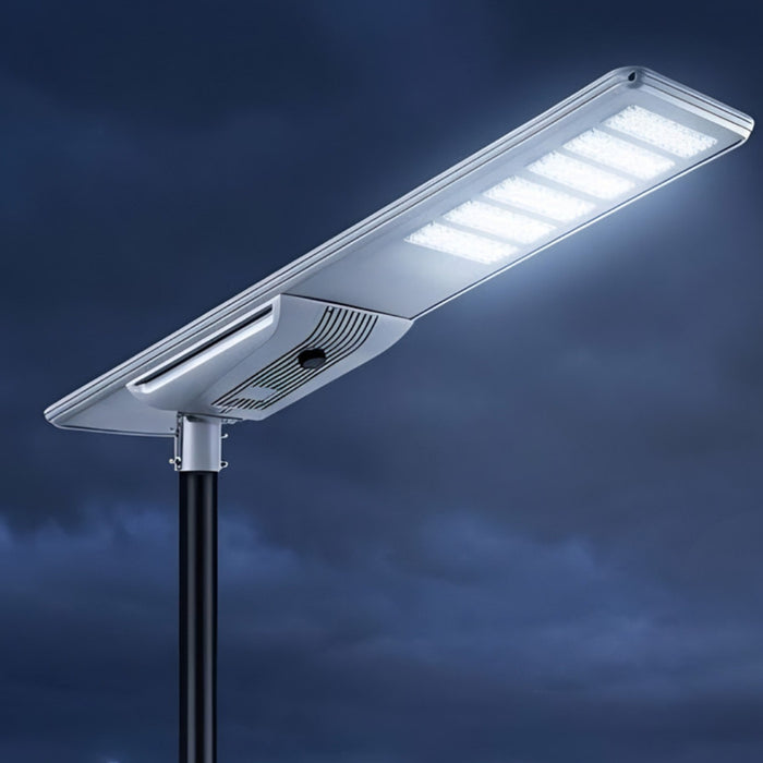 Lampe de rue solaire - Série STREET V3 - 20 000 Lumens - 100 Watts - Structure Aluminium - Dimensions 1603 x 408 x 150 mm - Panneau solaire 130W MONOCRISTALLIN - Autonomie 12 heures - Garantie 3 ans