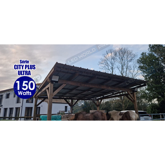 DERNIER DU STOCK : Projecteur LED filaire CCT (Couleur Changeante en Température) - Série CITY PLUS ULTRA - 300 Watts - 51 000 Lumens - 170 Lumens/Watt - Angle 120° - IP66 - IK08 - 48 x 43 x 11 cm - Support ajustable 270° - Câble 50cm - Garantie 5 ans