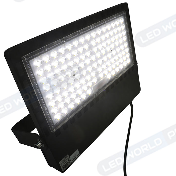 Projecteur LED filaire - Série CITY PLUS ULTRA - 200 Watts - 34 000 Lumens - 170 Lumens/Watt - Angle 120° - IP66 - IK08 - 38 x 35 x 6 cm - Support ajustable 270° - Câble 50cm - 3000k/4000k/5000k au choix - Garantie 5 ans