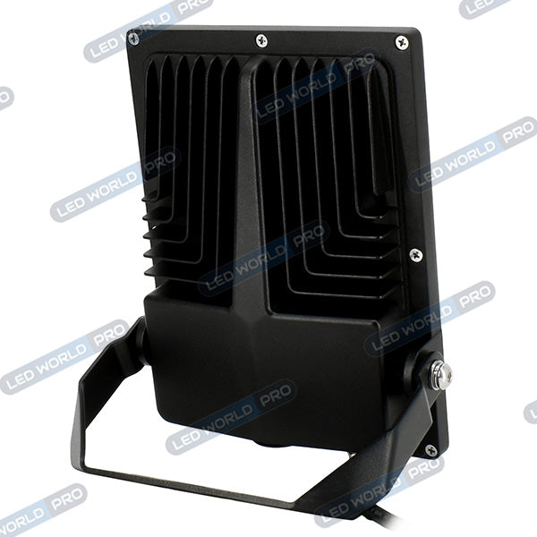Projecteur LED filaire - CITY PLUS V3 - 50 Watts - CCT 3000k/4000k/5000k - 7500 Lumens - 150 Lumens/Watt - Angle 90° - IP66 - Protection à l'impact IK07 - 28 x 20 x 5 cm - Structure en ALUMINIUM - Câble 30cm - Garantie 5 ans