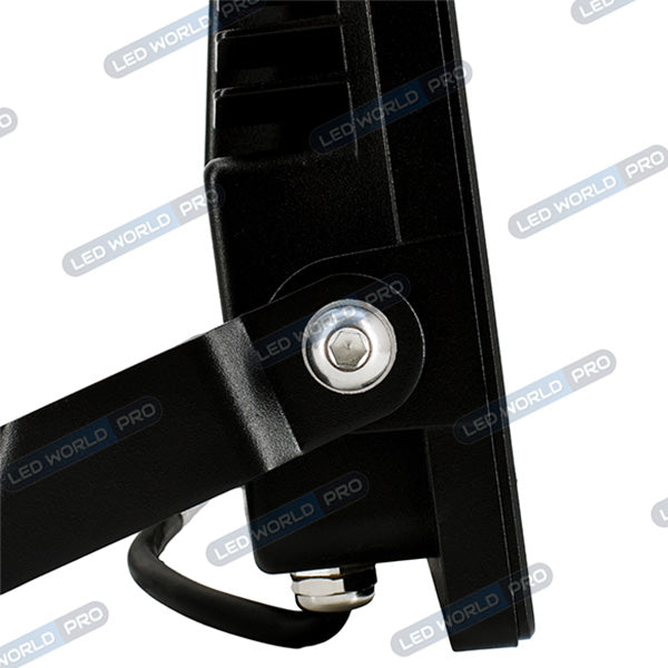 Projecteur LED filaire - CITY PLUS V3 - 50 Watts - CCT 3000k/4000k/5000k - 7500 Lumens - 150 Lumens/Watt - Angle 90° - IP66 - Protection à l'impact IK07 - 28 x 20 x 5 cm - Structure en ALUMINIUM - Câble 30cm - Garantie 5 ans