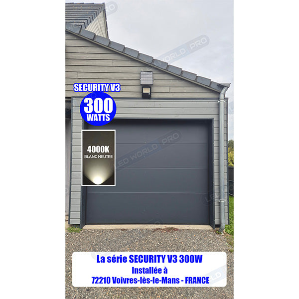 Pack lampadaire complet 5 mètres : Projecteur LED solaire - Série SECURITY V1 - Rendu lumineux 300 Watts 4000k + Mât STANDARD - 5 mètres au choix (Série STANDARD V1 EVO ou Série STANDARD V4 EVO - Avec trappe) + Tête de mât rectangulaire