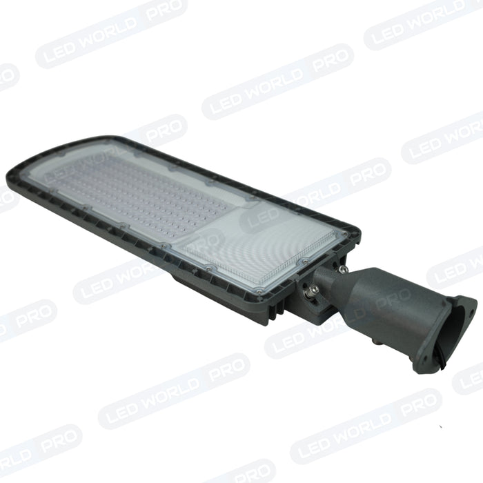 Pack de 4x Lampes de rue filaire - Série FLEX ECO - 50 Watts - 6000 Lumens - 120 Lumens/Watt - Angle 120 x 60° - IP66 - IK08 - 493 x 170 x 70mm - Tube d'insertion 50mm - 3000k