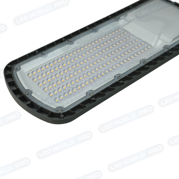 Pack lampadaire filaire complet double tête 6 mètres : 2x Lampes de rue filaire - Série FLEX ECO - 50 Watts - 6000k + Mât STANDARD - 6 mètres avec trappe au choix (STANDARD V2 EVO ou STANDARD V4 EVO) + Double tête de mât + 2x Adaptateurs 60/50 ajustable