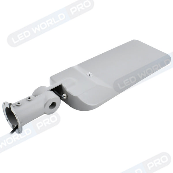 Pack de 2x Lampes de rue filaires - Série FLEX PLUS - 150 Watts - 20 250 Lumens - 135 Lumens/Watt - 140*70° - IP65 - IK08 - 63 x 20 x 11 cm - Tube d'insertion 50-60mm - Support ajustable - 4000K - Couleur GRIS - Capteur crépusculaire - Garantie 5 ans