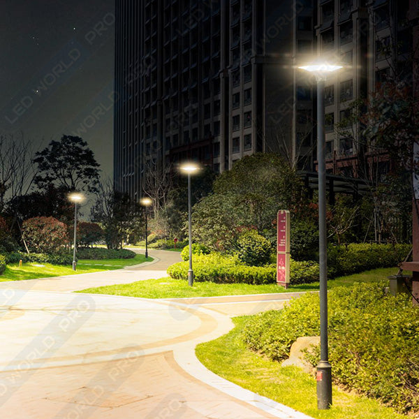 Pack lampadaire solaire complet 3 mètres : Lampe solaire Série OVNI SUN FLOWER 300 4000K + Mât STANDARD V4 ECO 3 mètres - Avec trappe - Entraxe latéral des trous 160mm