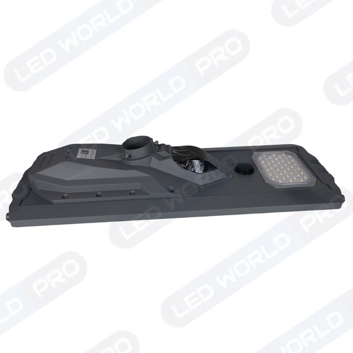 Lampe de rue solaire - Série STARSHIP ULTRA 4500 - Rendu lumineux 1600 Watts - 4500 Lumens - Couleur 3000k - Angle 150x70° - IP65 - Structure aluminium - Dimensions 93 x 36 x 16 cm - Tube d'insertion 76mm - Contrôle intelligent - Capteur PIR