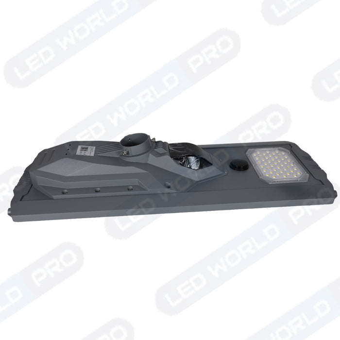 Lampe de rue solaire - Série STARSHIP ULTRA 4500 - Rendu lumineux 1600 Watts - 4500 Lumens - Couleur 3000k - Angle 150x70° - IP65 - Structure aluminium - Dimensions 93 x 36 x 16 cm - Tube d'insertion 76mm - Contrôle intelligent - Capteur PIR