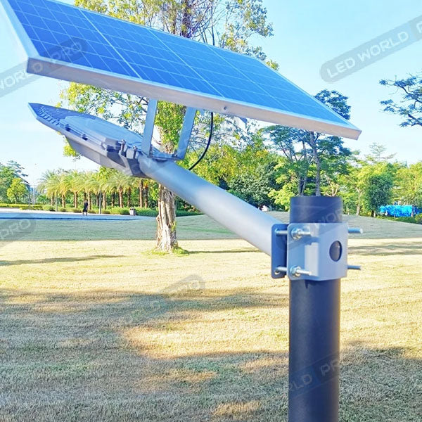 Pack de 4x Lampes de rue solaire - Série INTERSTELLAR ULTRA - 400 Watts - 3100 Lumens - Angle 150x70° - IP65 - Lampe 62 x 30 x 8 cm - Controleur intelligent - Avec télecommande - Capteur PIR - 6000k - Support inclus - Capteur crépusculaire