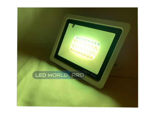 Pack de 2x Projecteurs LED Filaires RGB - Série PAD 100 Watts - 10 000 Lumens - 100 Lumens/Watt - Angle 120° - IP66 - 270 x 210 x 34 mm - Avec télécommande - Garantie 3 ans