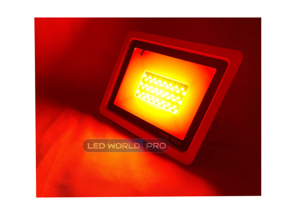 Pack de 10x Projecteurs LED Filaires RGB - Série PAD 100 Watts - 10 000 Lumens - 100 Lumens/Watt - Angle 120° - IP66 - 270 x 210 x 34 mm - Avec télécommande - Garantie 3 ans