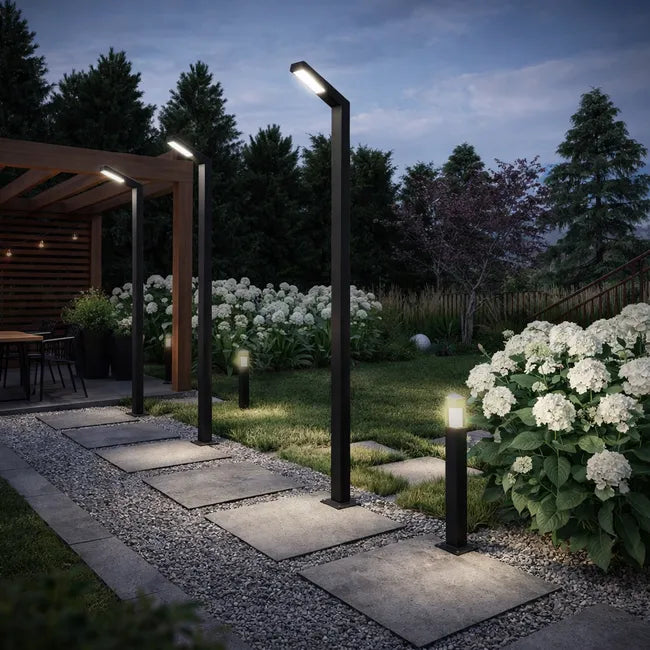 Lampe de rue / jardin filaire - Série MODERNA 50 - 50 Watts - 7000 Lumens - 140 Lumens/Watt - Angle 140° - IP65 - Hauteur 3,5 mètres - 350 x 65 x 12 cm - 4000K - Avec trappe - Base de fondation et rallonge 1 mètre en option