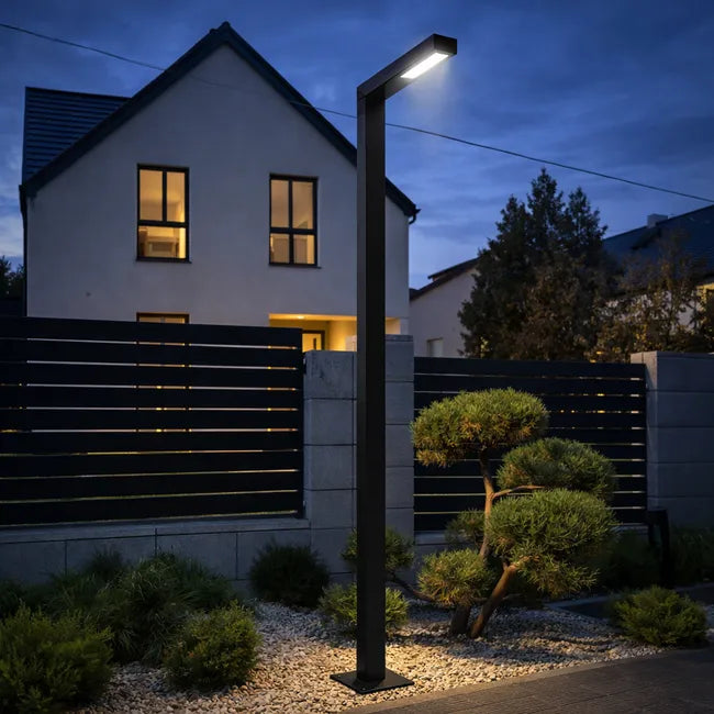 Lampe de rue / jardin filaire - Série MODERNA 50 - 50 Watts - 7000 Lumens - 140 Lumens/Watt - Angle 140° - IP65 - Hauteur 3,5 mètres - 350 x 65 x 12 cm - 4000K - Avec trappe - Base de fondation et rallonge 1 mètre en option