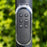 Lampe de jardin et parking solaire - Série OVNI MOBILE - CCT (Couleur Changeante en Température) - 500 Watts - 1800 Lumens - IP65 - Angle 120° - Lampe 45 x 11 cm -  Capteur de mouvement - Capteur crépusculaire - Avec Télécommande - Mât 2,5 mètres inclus