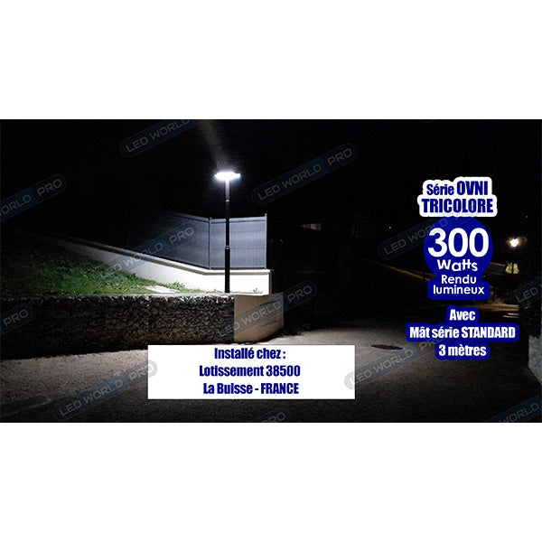 Pack de 2x Lampes solaires pour extérieur - Série OVNI TRICOLORE - Rendu lumineux 300W -  2000 lumens - Détecteur de mouvement - Capteur crépusculaire - Couleur de température au choix - Diamètre tube d'insertion 60/76mm - Mât / Poteau en option