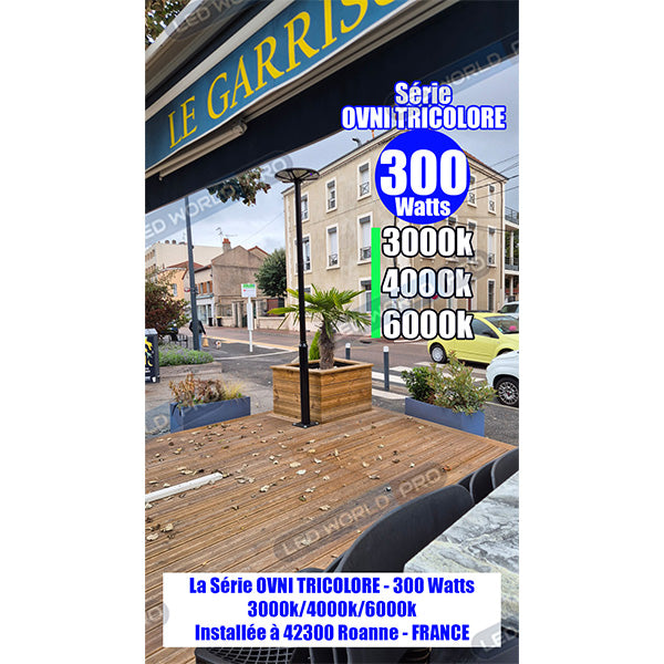Pack lampadaire complet 3 mètres : Lampe solaire Série OVNI TRICOLORE 300 Watts 3000K / 4000K / 6000K + Mât STANDARD 3 mètres  (V1 EVO ou V4 EVO - Avec trappe)
