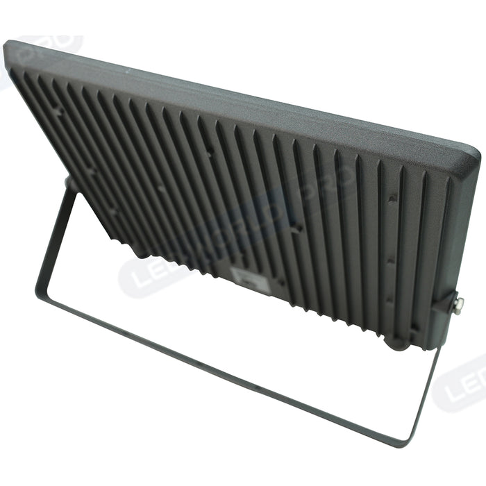 DERNIER DU STOCK : Projecteur LED filaire - Série PERLE V2 - 300 Watts - 36 000 Lumens - 120 Lumens/Watt - Angle 90° - IP65 - 6000K - 446 x 280 x 25 mm