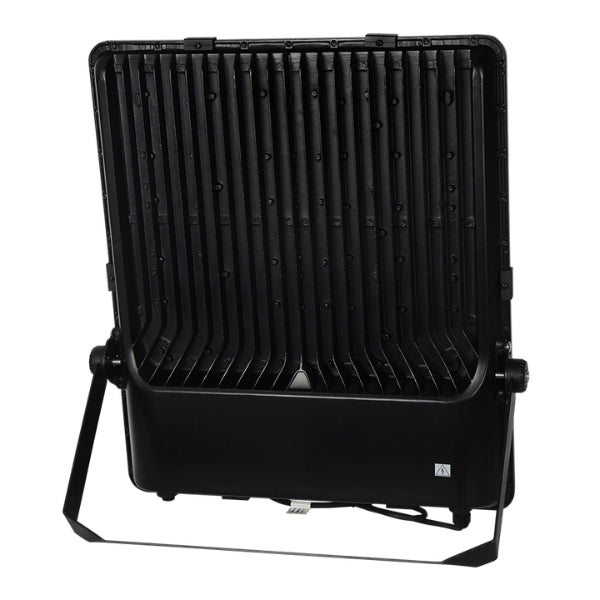 Projecteur LED filaire - PROLINE - 600 Watts - 4000K - 84 000 Lumens - 140 Lumens/Watt - 6 angles au choix - IP66 - Protection à l'impact IK08 - 62 x 52 x 6 cm - Structure en ALUMINIUM - Câble 93cm - Garantie 5 ans
