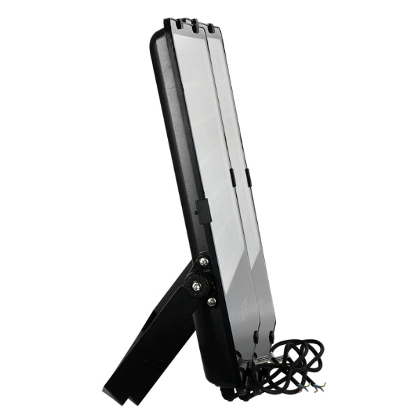 Projecteur LED filaire - PROLINE - 600 Watts - 4000K - 84 000 Lumens - 140 Lumens/Watt - 6 angles au choix - IP66 - Protection à l'impact IK08 - 62 x 52 x 6 cm - Structure en ALUMINIUM - Câble 93cm - Garantie 5 ans
