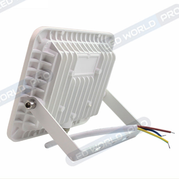 Projecteur LED filaire - Série PAD - 30 Watts - 3000 Lumens - 100 Lumens/Watt - Angle 120° - IP66 - 15 x 10 x 3 cm - Modèle blanc - 6000k