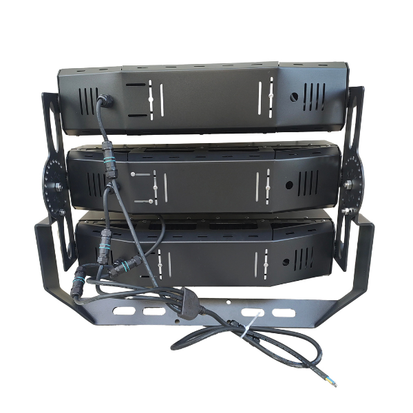 Projecteur de stade filaire - Série EVASION V2 - 750 Watts - 127 500 Lumens - 170 Lumens/Watt - Angle  20° / 40° / 60° / 90° au choix - IP66 - 63 x 44 x 24 cm - Transformateur PHILIPS Xitanium - 5000k - Dimmable 1-10V - Garantie 5 ans