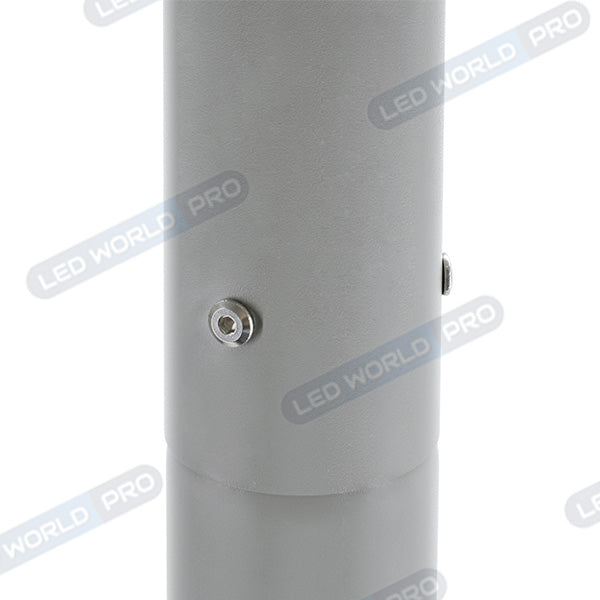 Mât / Poteau pour lampe de rue - Nouveau design - Série STANDARD V4 ECO avec trappe - 3 mètres - Entraxe latéral des trous 160mm - Couleur GRIS - Capuchon en plastique - Base de fondation en option