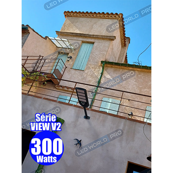 Pack lampadaire solaire complet triple tête 3 mètres : 3x Lampes de rue et parking - Série VIEW V2 - 400 Watts - 3000k + Mât STANDARD (V1 EVO ou V4 EVO - Avec trappe) + Triple tête de mât  + 3x Adaptateurs
