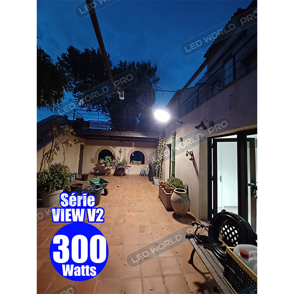 Pack lampadaire solaire complet triple tête 3 mètres : 3x Lampes de rue et parking - Série VIEW V2 - 400 Watts - 3000k + Mât STANDARD (V1 EVO ou V4 EVO - Avec trappe) + Triple tête de mât  + 3x Adaptateurs