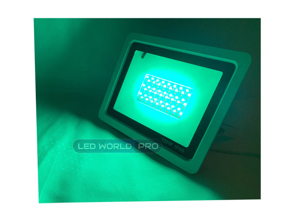 Projecteur LED Filaire RGB - Série PAD 100 Watts - 10 000 Lumens - 100 Lumens/Watt - Angle 120° - IP66 - 270 x 210 x 34 mm - Avec télécommande