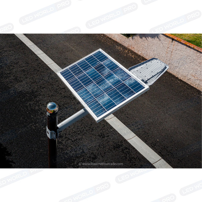 Pack lampadaire solaire complet 5 mètres : Lampe solaire Série INTERSTELLAR 200 Watts 6500K + Mât STANDARD 5 mètres