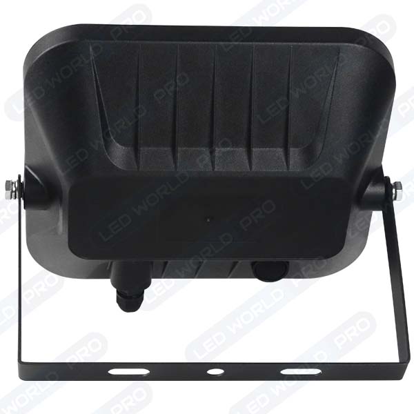 Pack de 8x Projecteurs LED solaires - Série SECURITY V1 - Rendu lumineux 150 Watts - 1500 lumens - Angle 120° x 60° - IP65 - 6000k - Lampe 14 x 15 x 3 cm - Panneau solaire monocristallin ajustable 22 x 18 x 2 cm - Détecteur Infrarouge - Télécommande