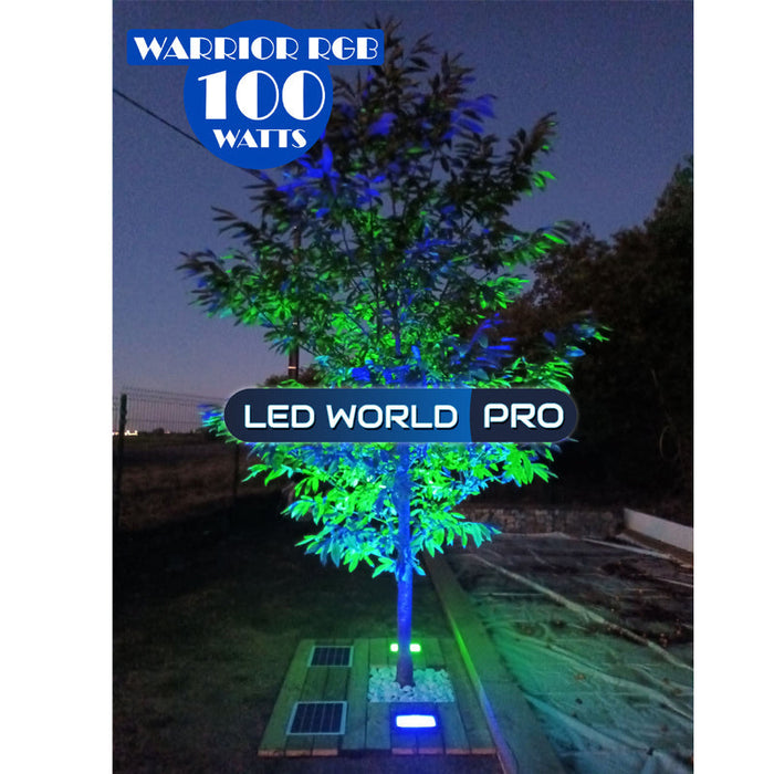 Pack lampadaire complet 4 mètres : Projecteur LED Solaire Série WARRIOR 800 Watts RGBW (Multicolores + Blanc) + Mât STANDARD 4 mètres