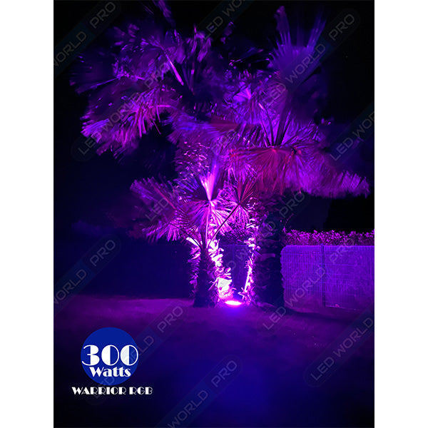 Pack lampadaire complet 6 mètres : Projecteur LED Solaire Série WARRIOR 300 Watts RGBW (Multicolores + Blanc) + Mât STANDARD (V1 EVO ou V4 EVO - Avec trappe) + Tête de mât rectangulaire