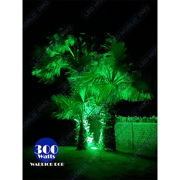 Pack lampadaire complet 4 mètres : Projecteur LED Solaire Série WARRIOR 800 Watts RGBW (Multicolores + Blanc) + Mât STANDARD (V1 EVO ou V4 EVO - Avec trappe) + Tête de mât rectangulaire