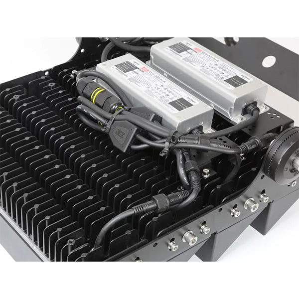 Pack de 4x Projecteurs haute puissance LED de stade filaire - Série EXCEPTION - 750 Watts - 112 500 Lumens - 150 Lumens/Watt - 20°/40°/60°/20°x95° au choix - 44 x 58 x 11 cm - IP66 - IK08 - 2700k à 6500k - Transformateur Meanwell- Garantie 5 ans